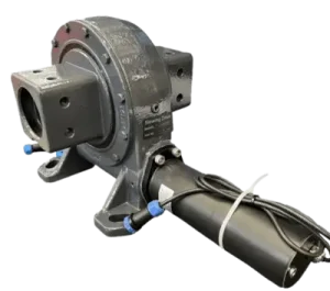 Immagine del riduttore Slewing Drive CHSD con struttura compatta e corpo in ghisa, utilizzato per movimenti rotanti in impianti meccanici e sollevamento.