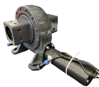 Immagine del riduttore Slewing Drive CHSD con struttura compatta e corpo in ghisa, utilizzato per movimenti rotanti in impianti meccanici e sollevamento.